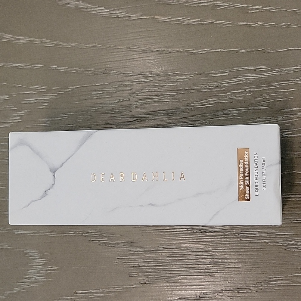 Dear Dahlia Skin Paradise Sheer Silk Foundation